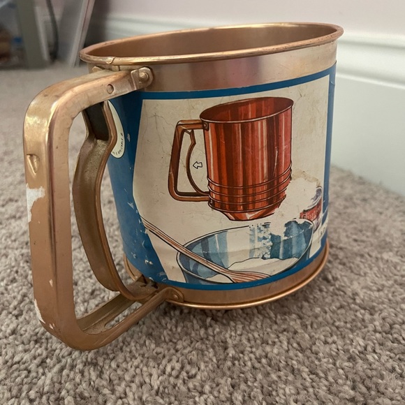 Vintage Flour Sifter - Picture 2 of 3